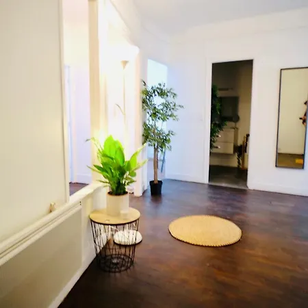 Apartament Center Caen